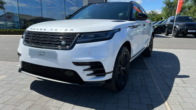 Land Rover Range Rover Velar 2.0 D200 MHEV Belgravia Edition 5dr Auto Diesel Estate - Image 23